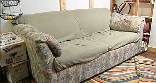 College Students Bought This Old Couch From A Market And Took It To Their Dorm Room