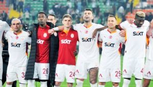 Süperlig şampiyonu Galatasaray'dan şasırtan hareket ! 3 oyuncunun lisansı çıkmadı !