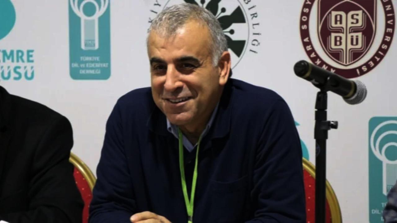 İstiklal Marşı'nı Mezuniyet Programından Çıkardığı İddia Edilen Akademisyen, Öğretmen Yetiştirecek Kurumda Görevde