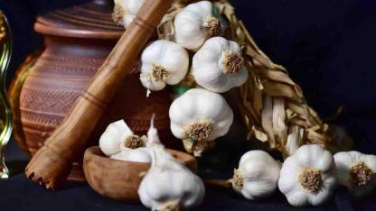 Raw garlic every day? The surprising science-backed benefits you should know