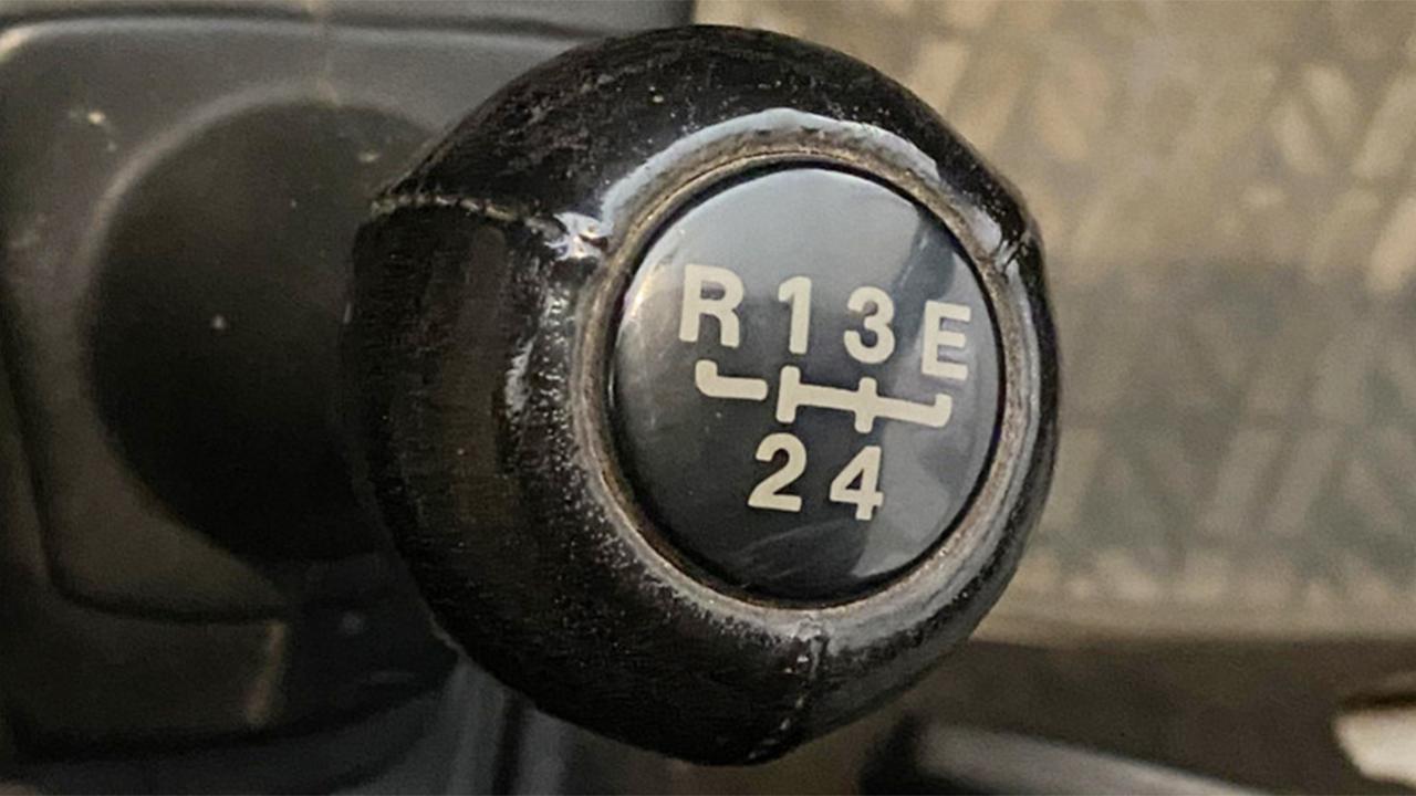 The Forgotten “E” Gear: How Older Cars Helped Drivers Save Fuel Before Modern Eco Modes